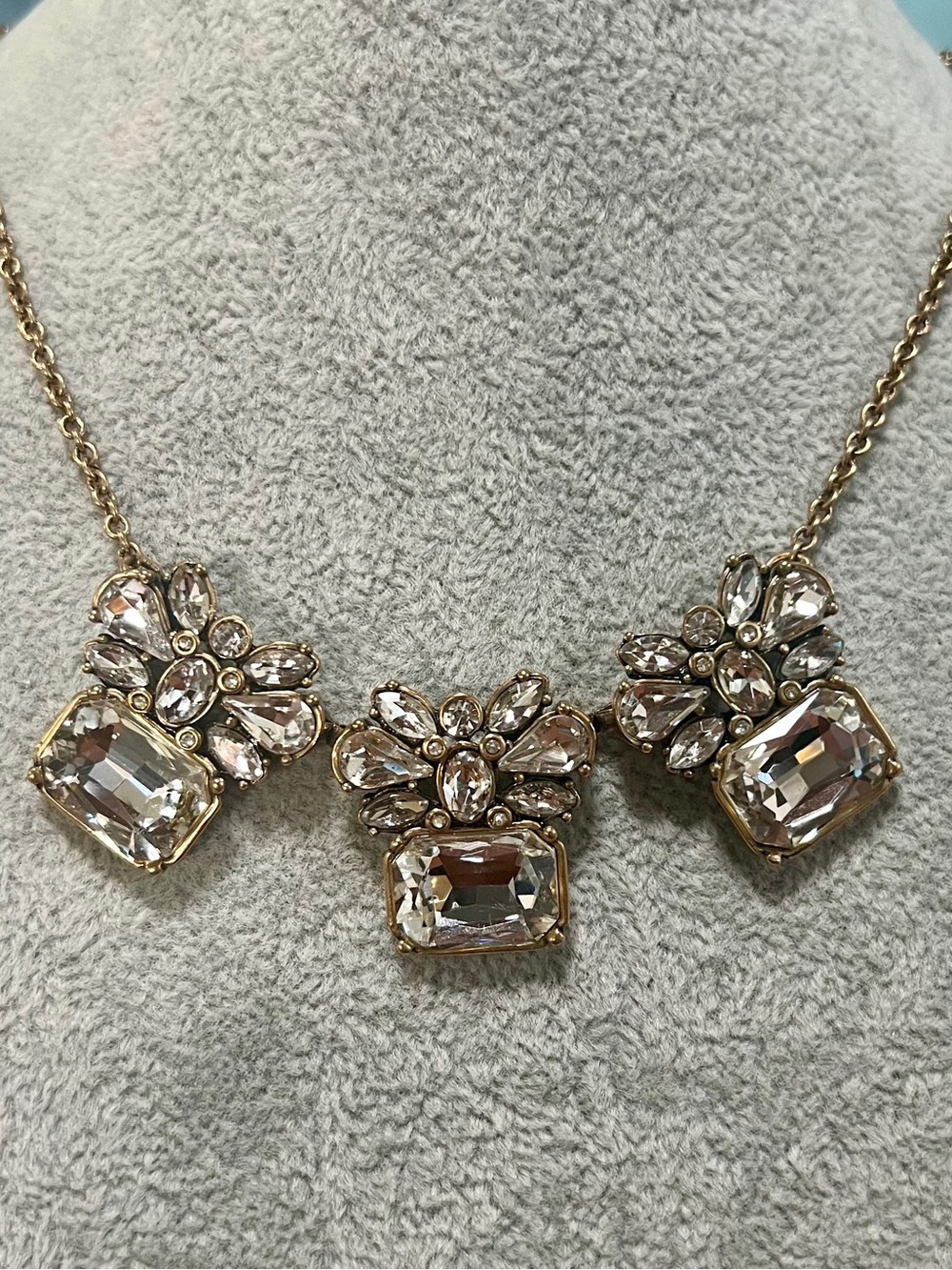 Banana Republic Gold-Tone Crystal Cluster Necklace in Clear